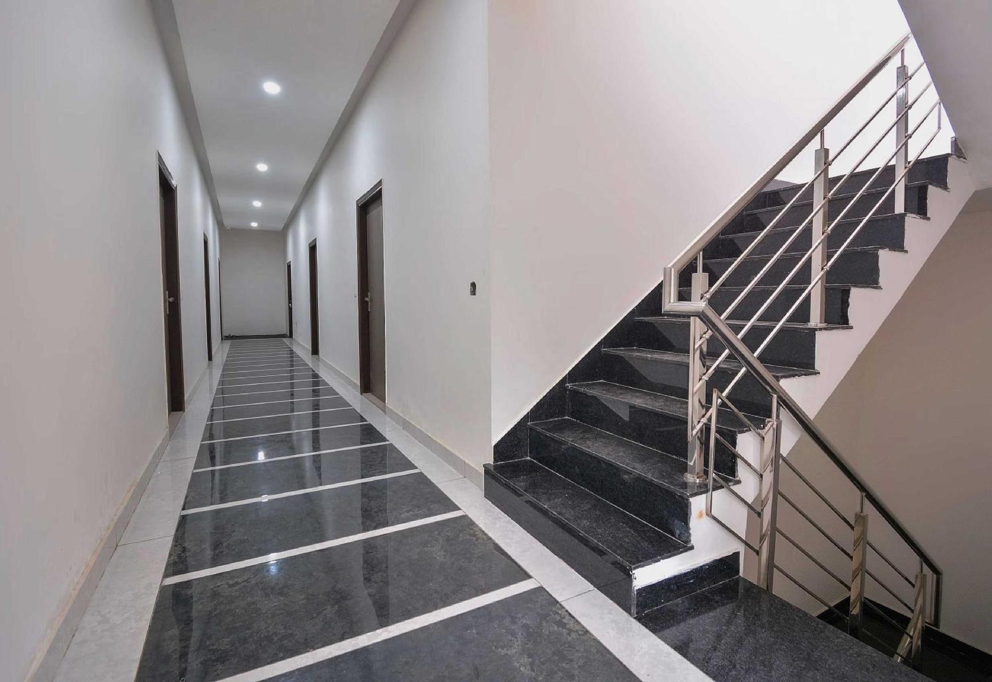 Hotel O White Solitaire Лудяна Екстериор снимка