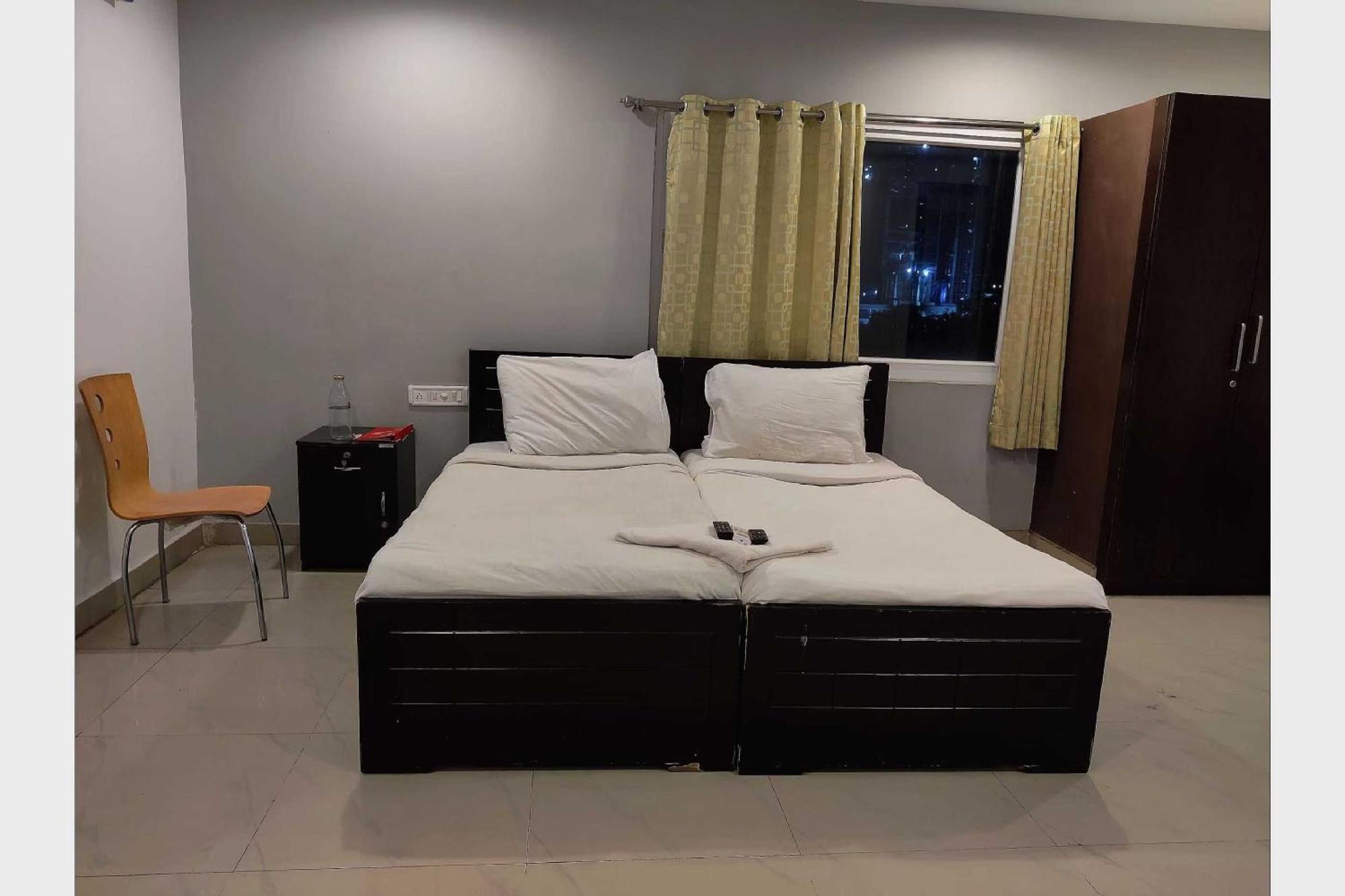 Hotel O White Solitaire Лудяна Екстериор снимка