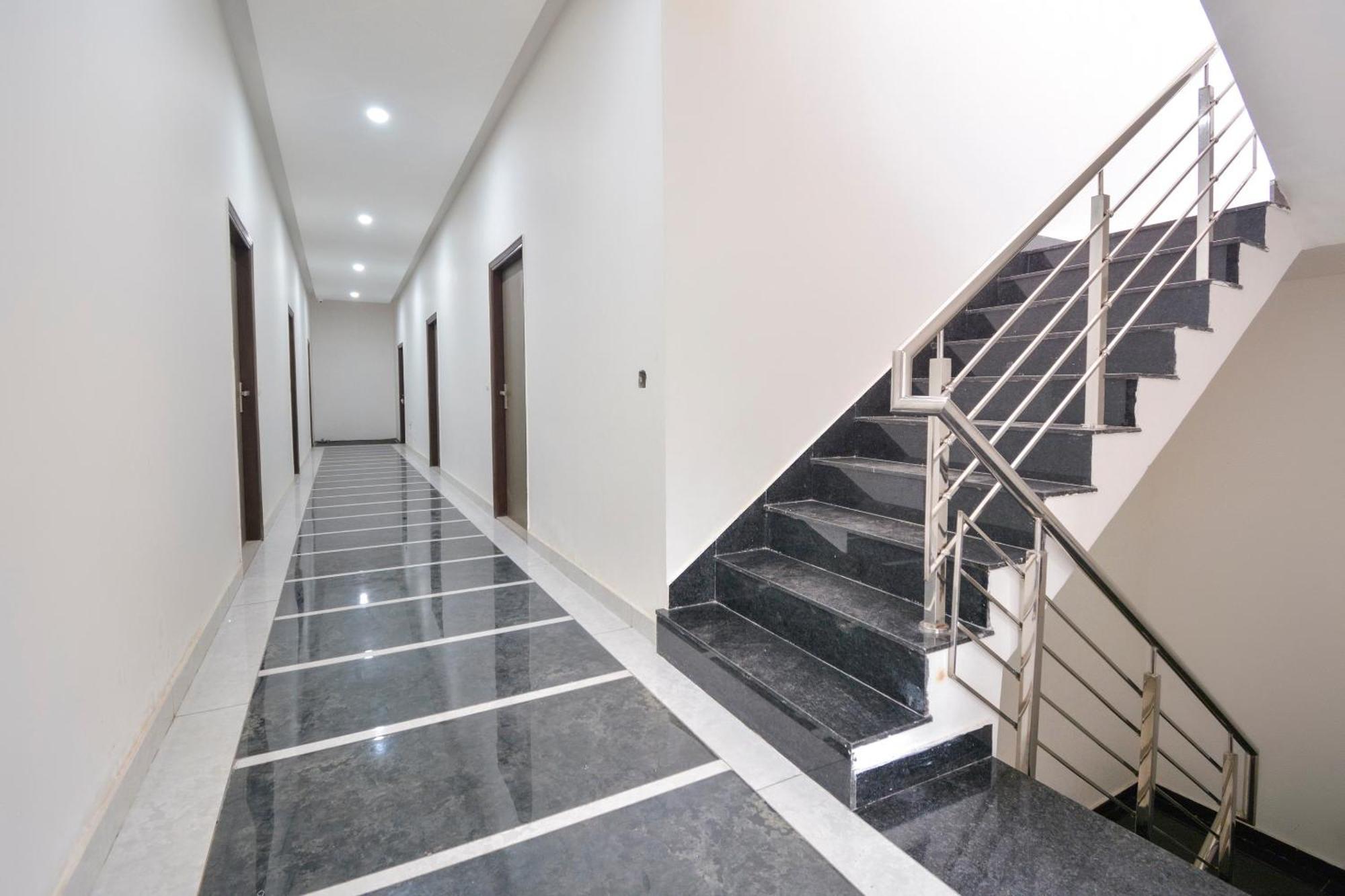 Hotel O White Solitaire Лудяна Екстериор снимка