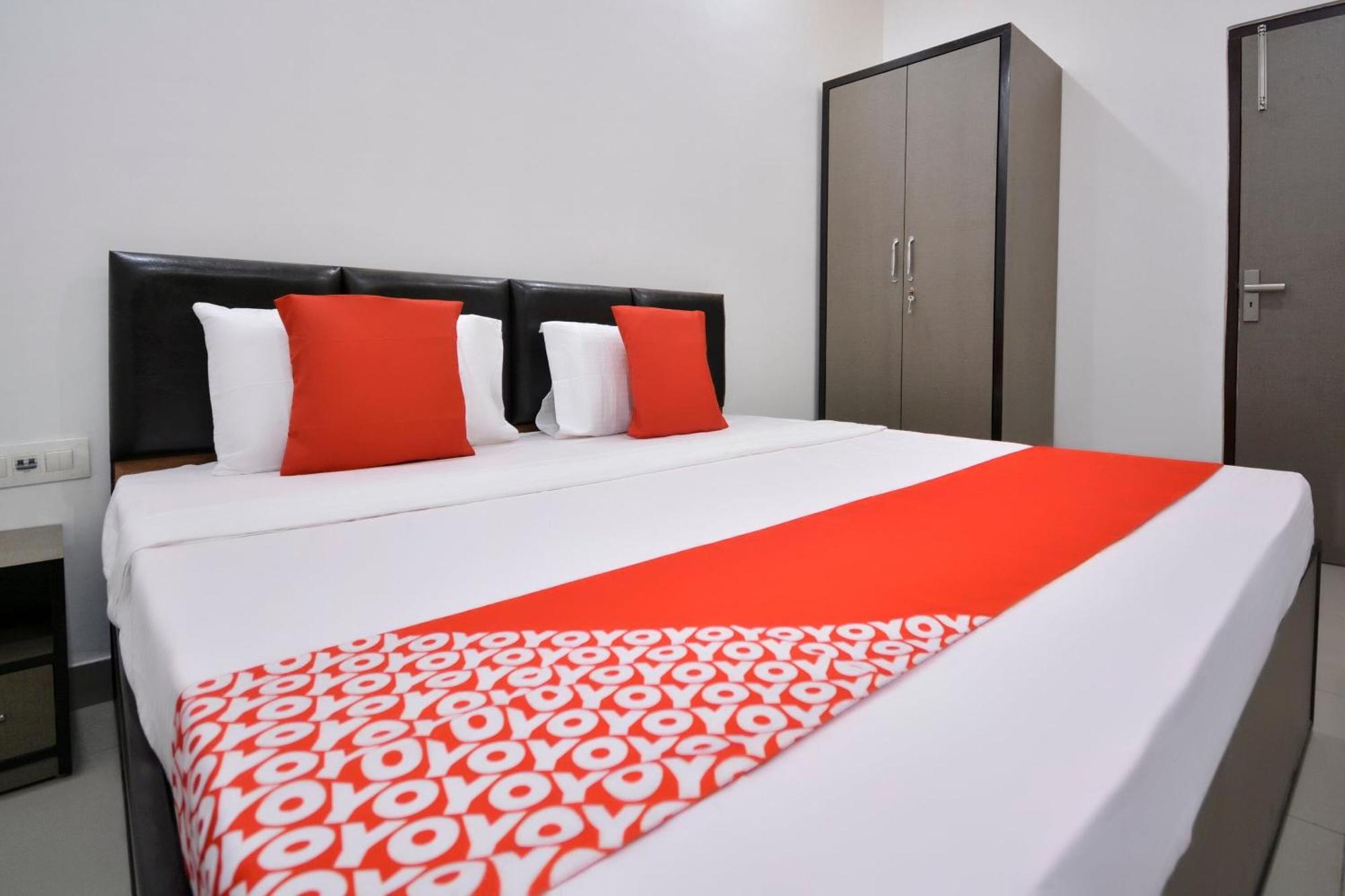Hotel O White Solitaire Лудяна Екстериор снимка
